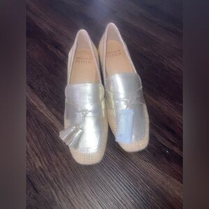 Donald J. Pliner Women's gold platform Loafers size 6